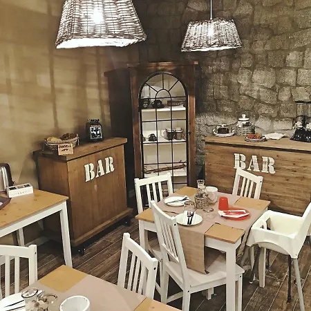 Alojamento de Acomodação e Pequeno-almoço Perla Della Sila 3*